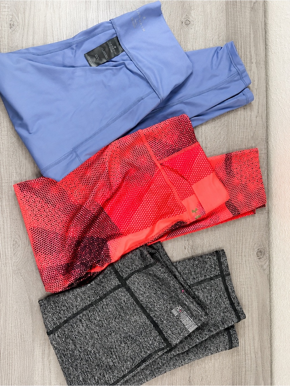 3-Pack Women’s Athletic Leggins Bundle Xl Under Armour,Danskin y Victorias S